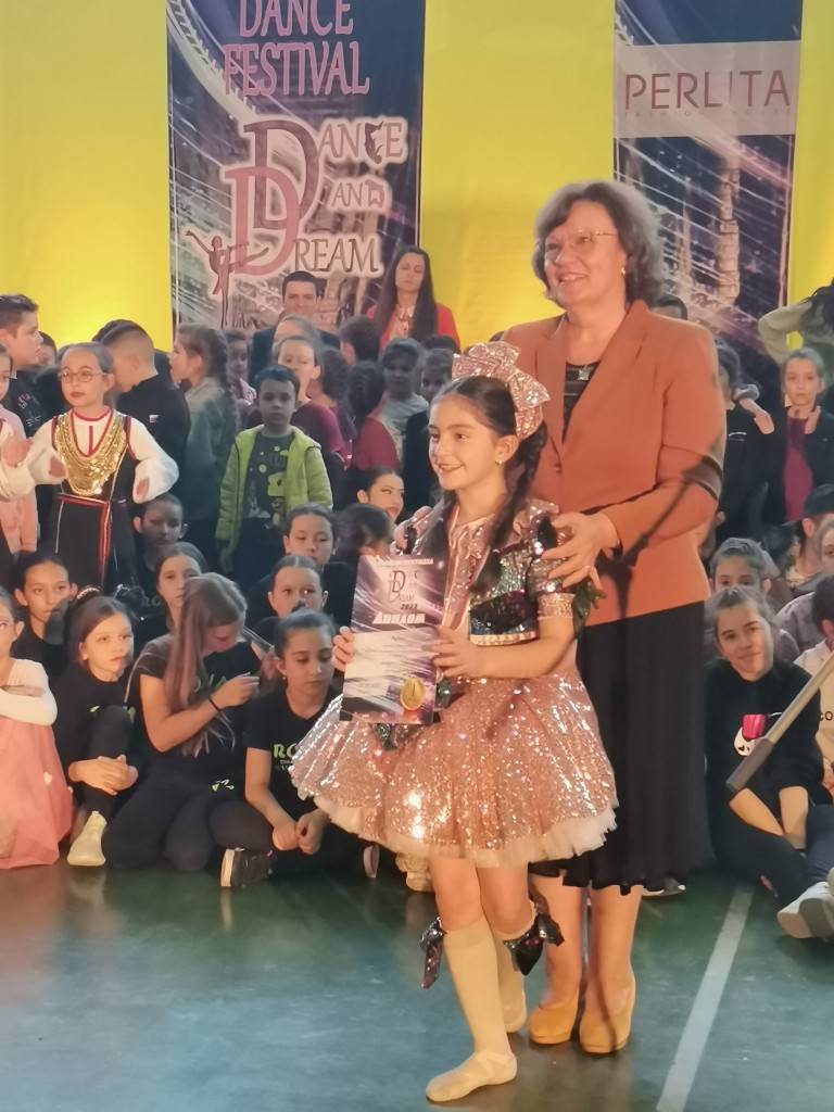  Кметът Корнелия Маринова 